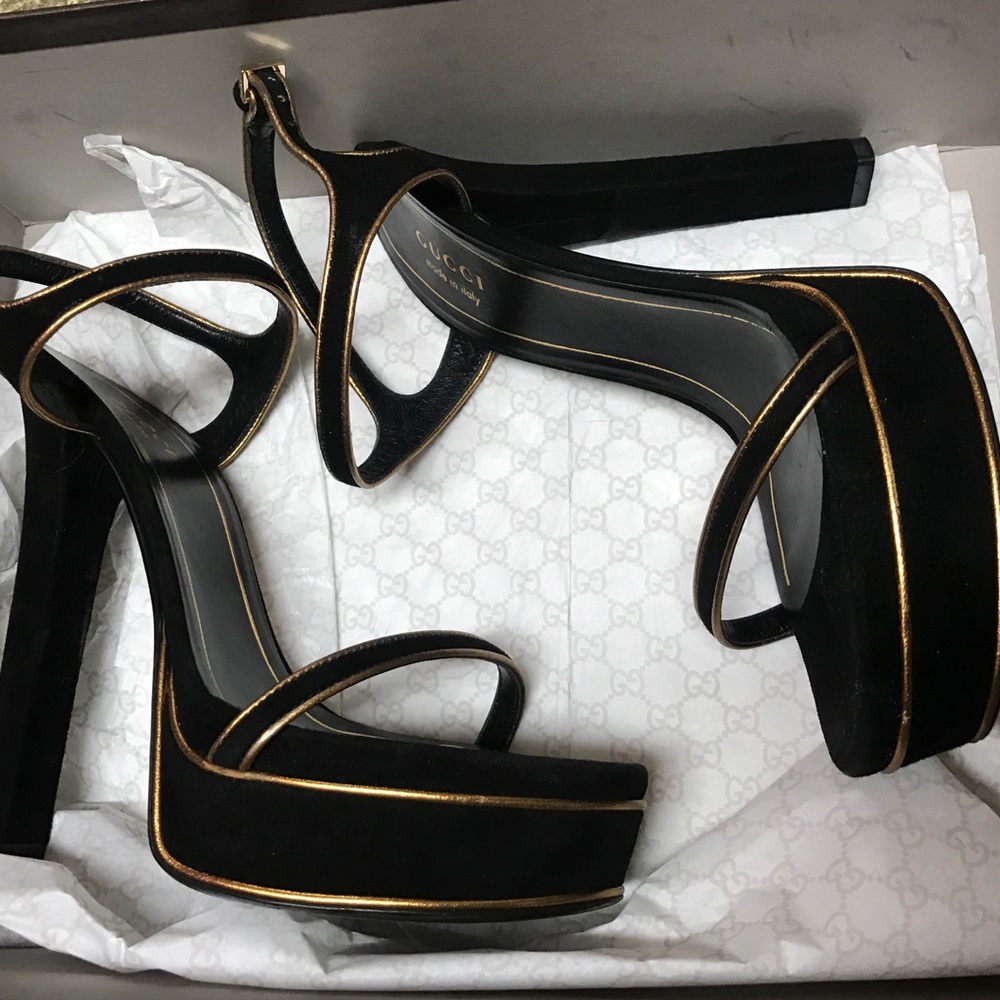 Gucci Black Platform Sandals with Gold Trim - Picture 4 of 13